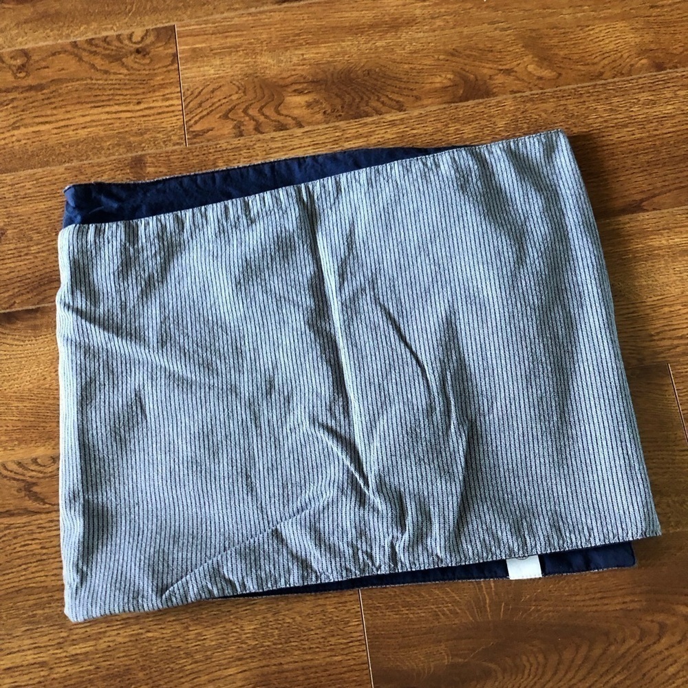 Levi’s blue striped table runner